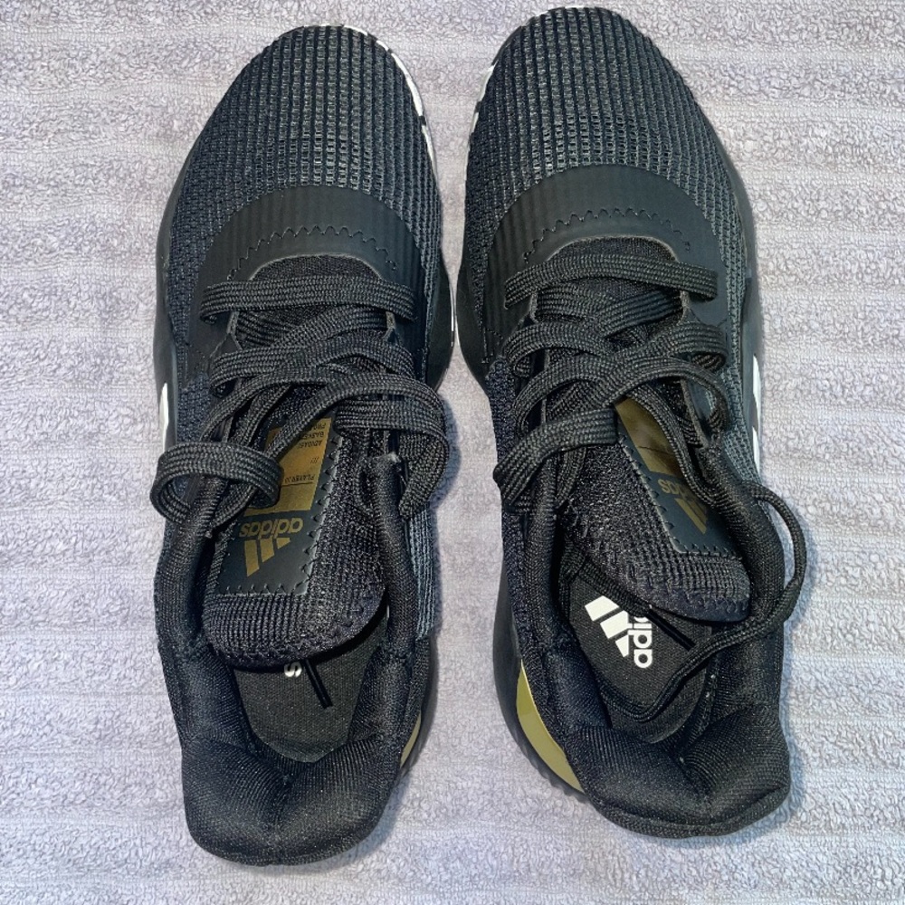 Adidas pro bounce 2019 low, black an gold sz 7